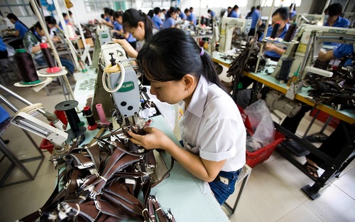 Việt Nam giảm 4 bậc năng lực cạnh tranh toàn cầu
